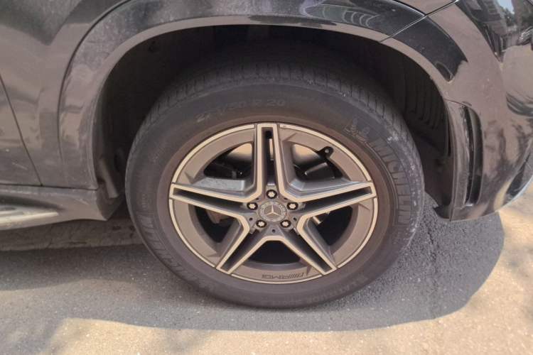 Used Mercedes-Benz GLE 2021 GLE 350 4MATIC Luxury Model Right Front Wheel Hub