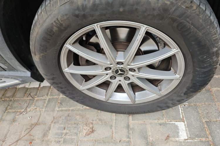 Used Mercedes-Benz GLE 2021 GLE 350 4MATIC Stylish Model Right Front Wheel Hub