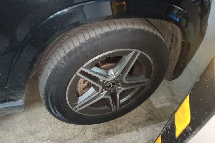 Used Mercedes-Benz GLE 2021 GLE 450 4MATIC Stylish Model Right Front Wheel Hub