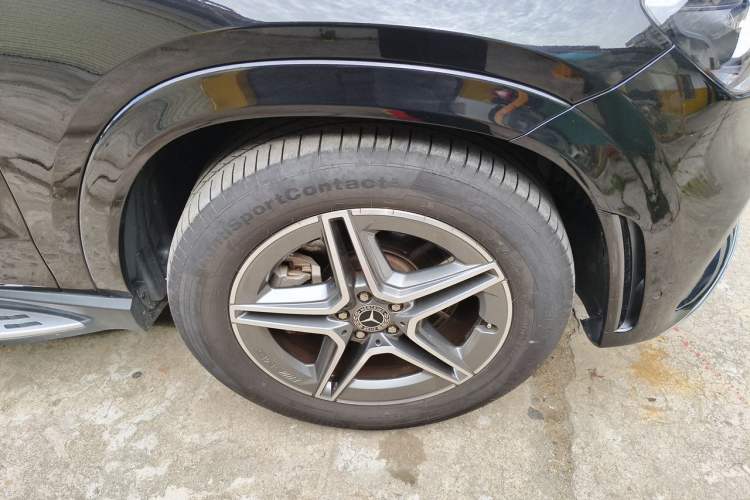 Used Mercedes-Benz GLE 2021 GLE 450 4MATIC Stylish Model Right Front Wheel Hub