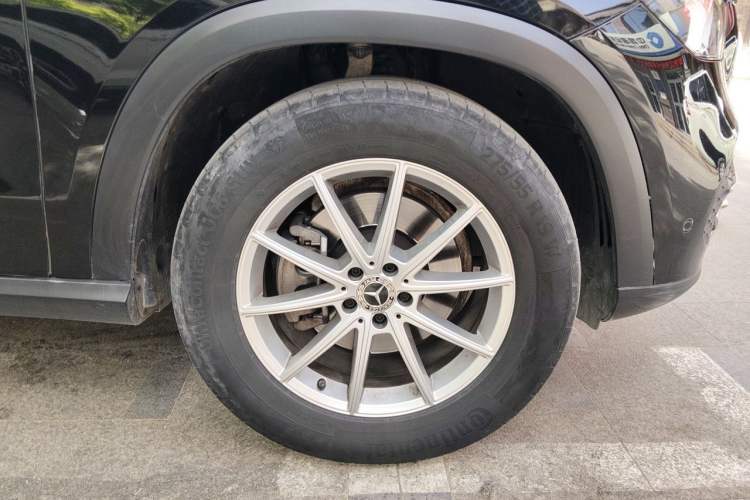 Used Mercedes-Benz GLE 2021 GLE 350 4MATIC Stylish Model Right Front Wheel Hub