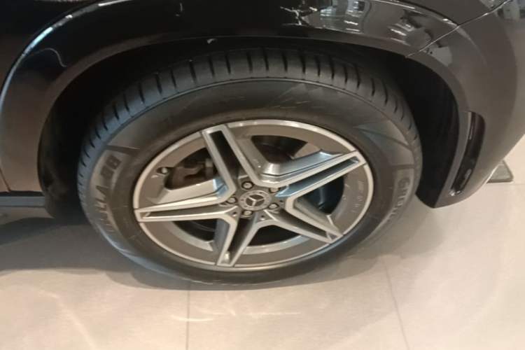 Used Mercedes-Benz GLE 2021 GLE 450 4MATIC Luxury Model Right Front Wheel Hub