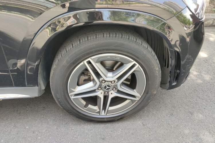 Used Mercedes-Benz GLE 2021 GLE 450 4MATIC Stylish Model Right Front Wheel Hub