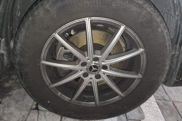 Used Mercedes-Benz GLE 2021 GLE 350 4MATIC Stylish Model Right Front Wheel Hub