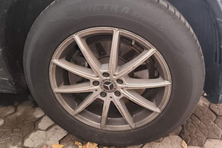 Used Mercedes-Benz GLE 2021 GLE 350 4MATIC Stylish Model Right Front Wheel Hub