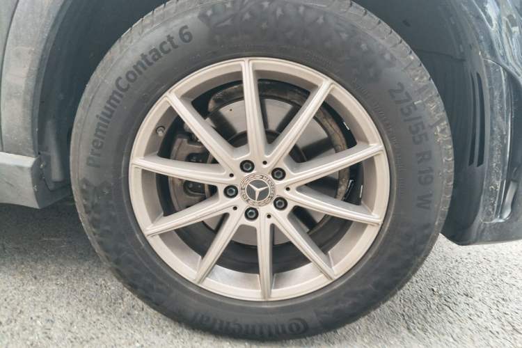 Used Mercedes-Benz GLE 2021 GLE 350 4MATIC Stylish Model Right Front Wheel Hub