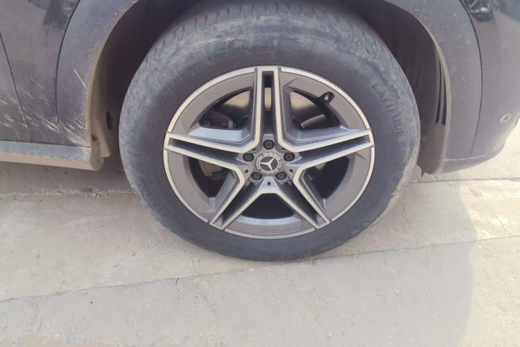 Used Mercedes-Benz GLE 2021 GLE 350 4MATIC Dynamic Edition Right Front Wheel Hub