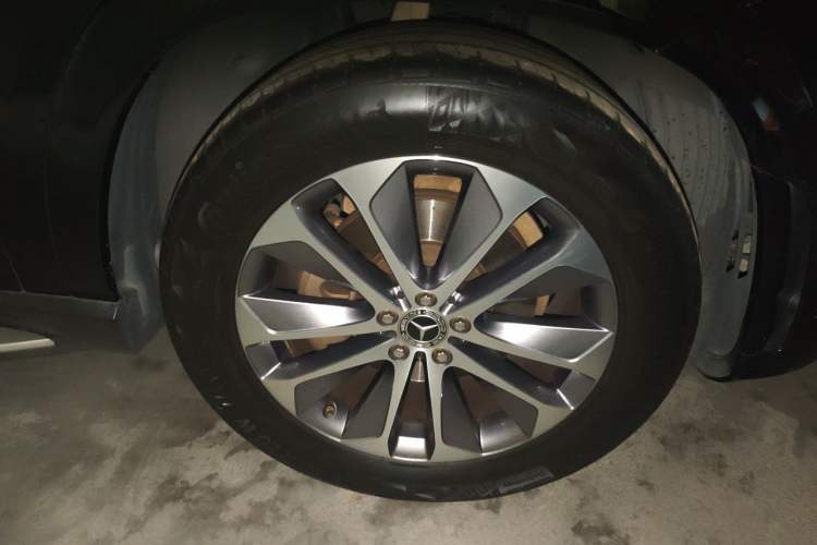 Used Mercedes-Benz GLE 2021 GLE 350 4MATIC Stylish Model Right Front Wheel Hub