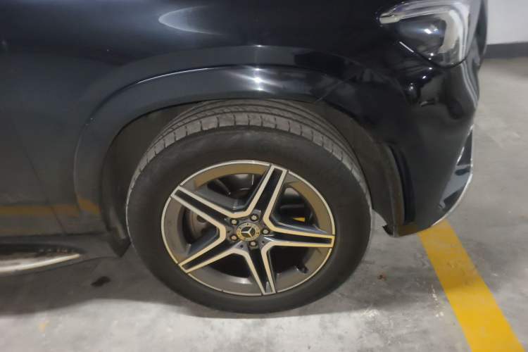 Used Mercedes-Benz GLE 2021 GLE 450 4MATIC Luxury Model Right Front Wheel Hub