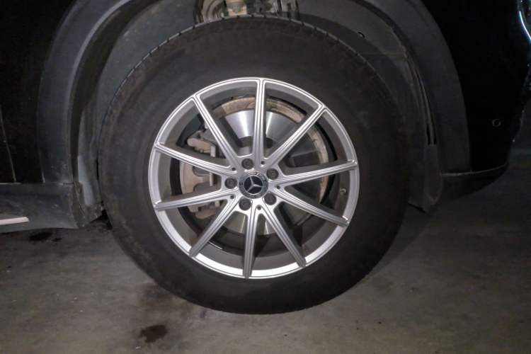Used Mercedes-Benz GLE 2021 GLE 350 4MATIC Stylish Model Right Front Wheel Hub