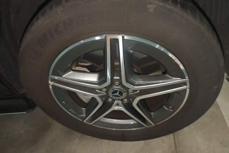 Used Mercedes-Benz GLE 2021 GLE 450 4MATIC Stylish Model Right Front Wheel Hub
