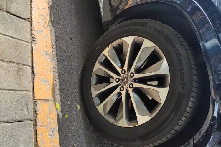Used Mercedes-Benz GLE 2021 GLE 350 4MATIC Stylish Model Right Front Wheel Hub