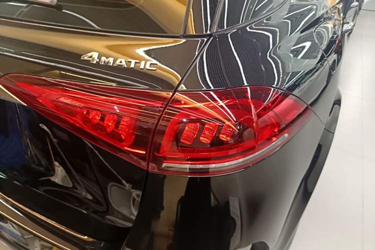 Used Mercedes-Benz GLE 2021 GLE 350 4MATIC Stylish Model Right Rear Taillight