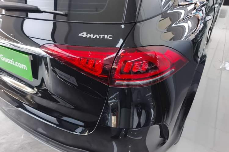 Used Mercedes-Benz GLE 2021 GLE 350 4MATIC Stylish Model Right Rear Taillight