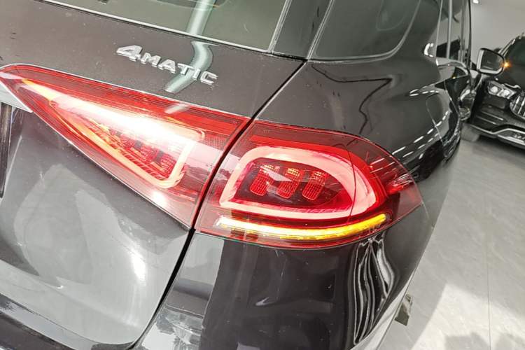 Used Mercedes-Benz GLE 2021 GLE 350 4MATIC Dynamic Edition Right Rear Taillight