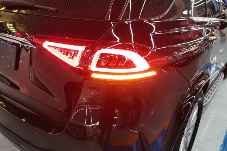 Used Mercedes-Benz GLE 2021 GLE 350 4MATIC Stylish Model Right Rear Taillight