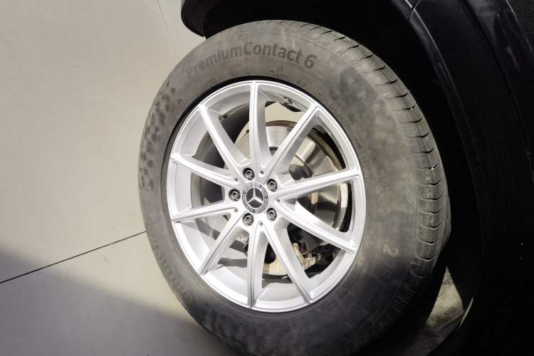 Used Mercedes-Benz GLE 2021 GLE 350 4MATIC Stylish Model Right Rear Wheel Hub