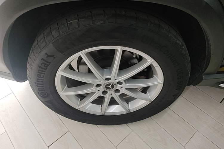 Used Mercedes-Benz GLE 2021 GLE 350 4MATIC Dynamic Edition Right Rear Wheel Hub