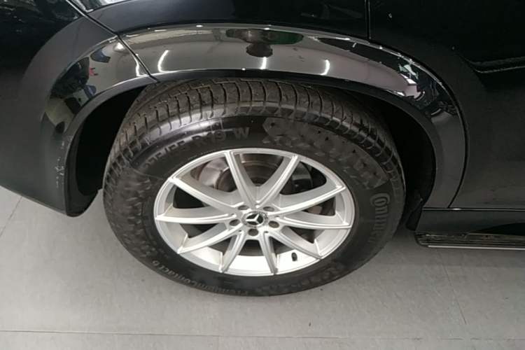 Used Mercedes-Benz GLE 2021 GLE 350 4MATIC Stylish Model Right Rear Wheel Hub