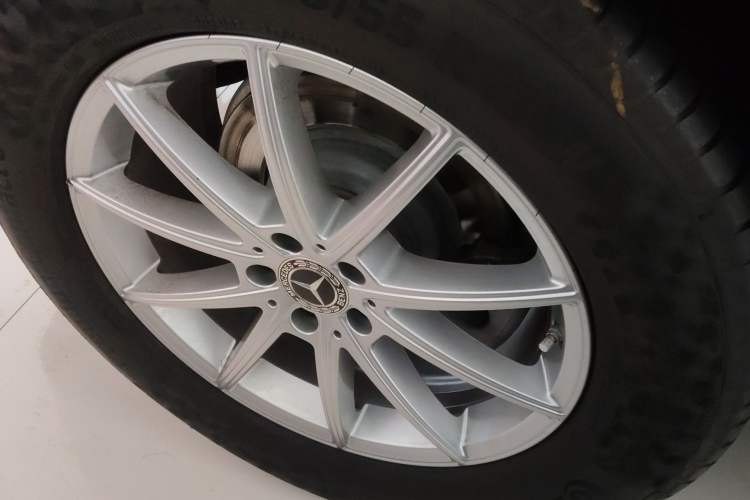 Used Mercedes-Benz GLE 2021 GLE 350 4MATIC Dynamic Edition Right Rear Wheel Hub
