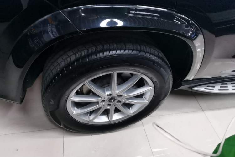 Used Mercedes-Benz GLE 2021 GLE 350 4MATIC Stylish Model Right Rear Wheel Hub