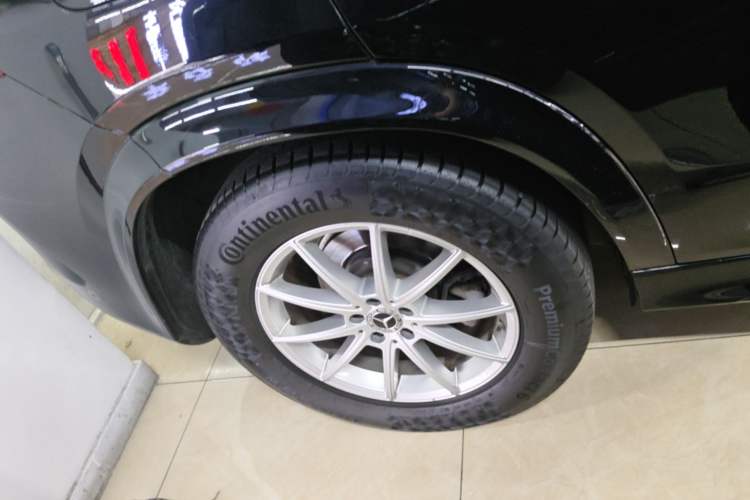 Used Mercedes-Benz GLE 2021 GLE 350 4MATIC Stylish Model Right Rear Wheel Hub