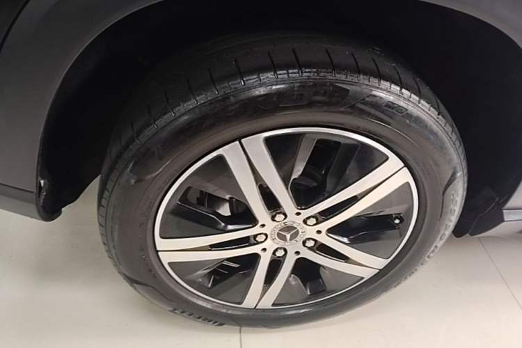 Used Mercedes-Benz GLE 2021 GLE 350 4MATIC Dynamic Edition Right Rear Wheel Hub