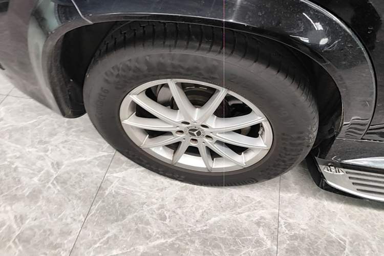 Used Mercedes-Benz GLE 2021 GLE 350 4MATIC Stylish Model Right Rear Wheel Hub