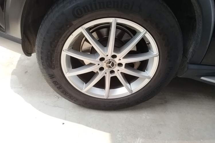 Used Mercedes-Benz GLE 2021 GLE 350 4MATIC Dynamic Edition Right Rear Wheel Hub