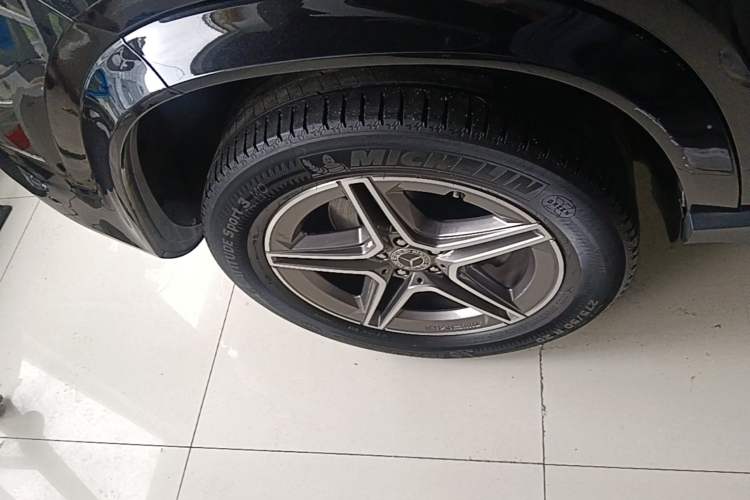 Used Mercedes-Benz GLE 2021 GLE 450 4MATIC AMG Line Right Rear Wheel Hub
