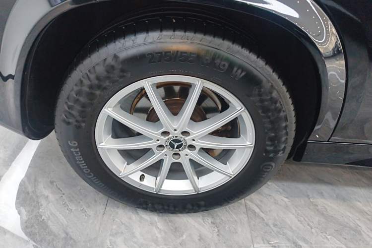 Used Mercedes-Benz GLE 2021 GLE 350 4MATIC Stylish Model Right Rear Wheel Hub