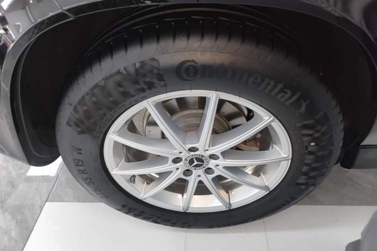 Used Mercedes-Benz GLE 2021 GLE 350 4MATIC Stylish Model Right Rear Wheel Hub