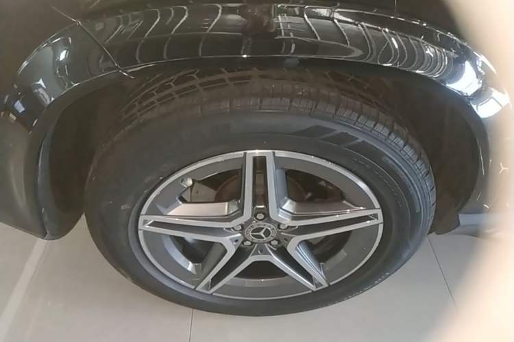 Used Mercedes-Benz GLE 2021 GLE 450 4MATIC AMG Line Right Rear Wheel Hub