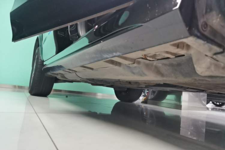 Used Mercedes-Benz GLE 2021 GLE 350 4MATIC Luxury Model Right Side Sill