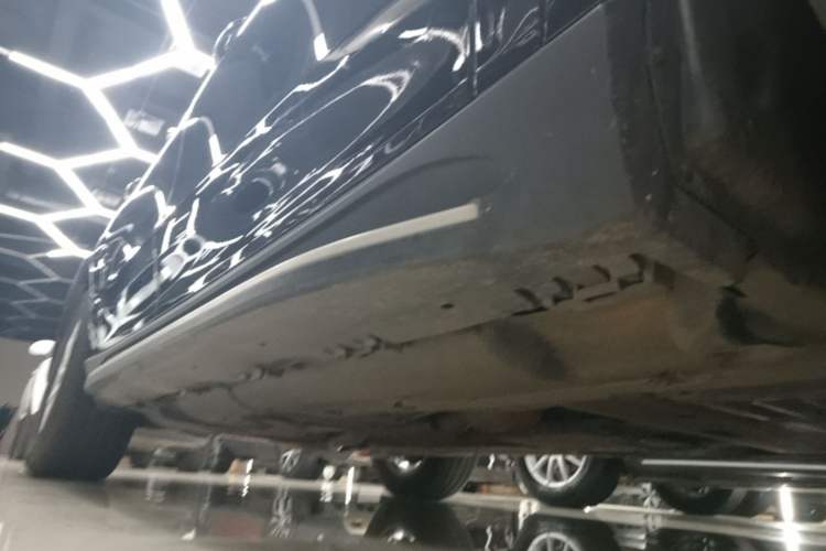 Used Mercedes-Benz GLE 2021 GLE 350 4MATIC Stylish Model Right Side Sill
