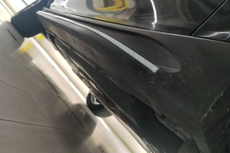 Used Mercedes-Benz GLE 2021 GLE 350 4MATIC Dynamic Edition Right Side Sill