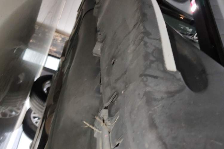 Used Mercedes-Benz GLE 2021 GLE 350 4MATIC Dynamic Edition Right Side Sill