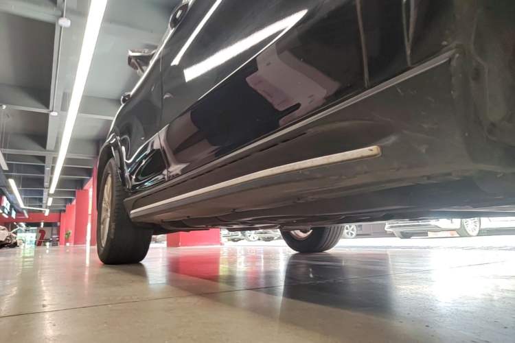 Used Mercedes-Benz GLE 2021 GLE 350 4MATIC Stylish Model Right Side Sill