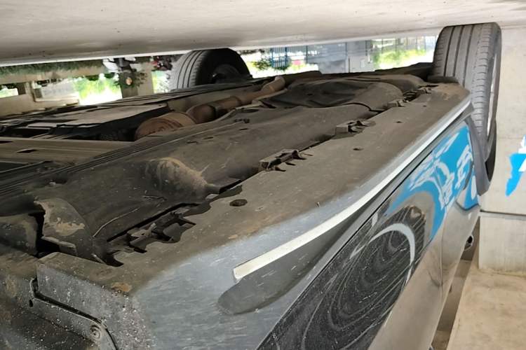 Used Mercedes-Benz GLE 2021 GLE 350 4MATIC Dynamic Edition Right Side Sill