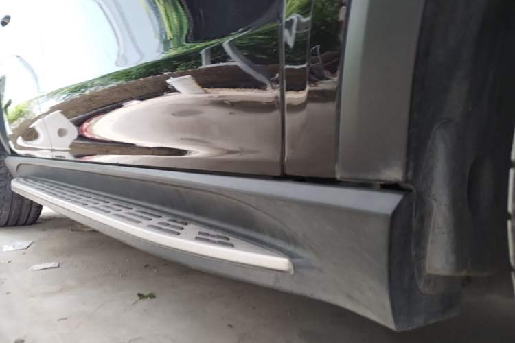 Used Mercedes-Benz GLE 2021 GLE 350 4MATIC Dynamic Edition Right Side Sill