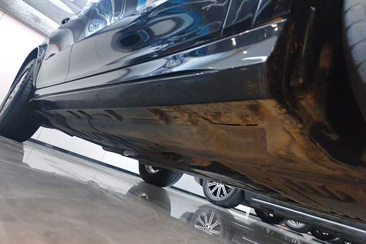 Used Mercedes-Benz GLE 2021 GLE 350 4MATIC Stylish Model Right Side Sill