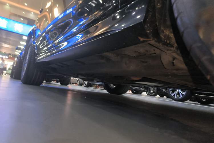 Used Mercedes-Benz GLE 2021 GLE 350 4MATIC Stylish Model Right Side Sill