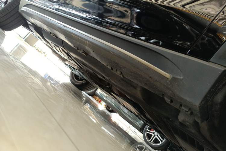Used Mercedes-Benz GLE 2021 GLE 350 4MATIC Dynamic Edition Right Side Sill