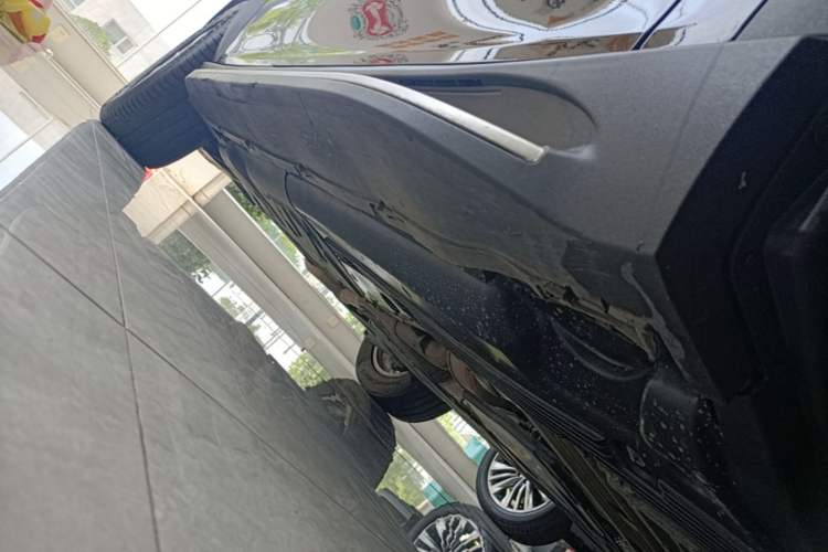 Used Mercedes-Benz GLE 2021 GLE 350 4MATIC Dynamic Edition Right Side Sill