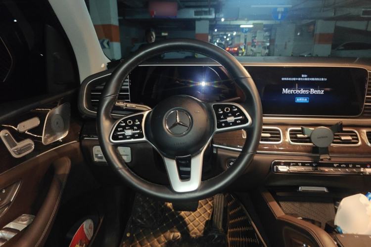 Used Mercedes-Benz GLE 2021 GLE 350 4MATIC Stylish Model Steering Wheel