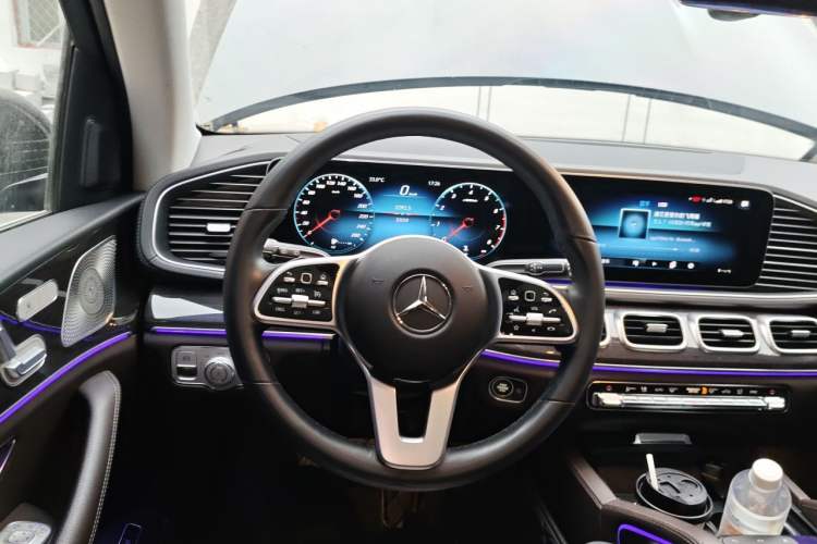 Used Mercedes-Benz GLE 2021 GLE 350 4MATIC Stylish Model Steering Wheel