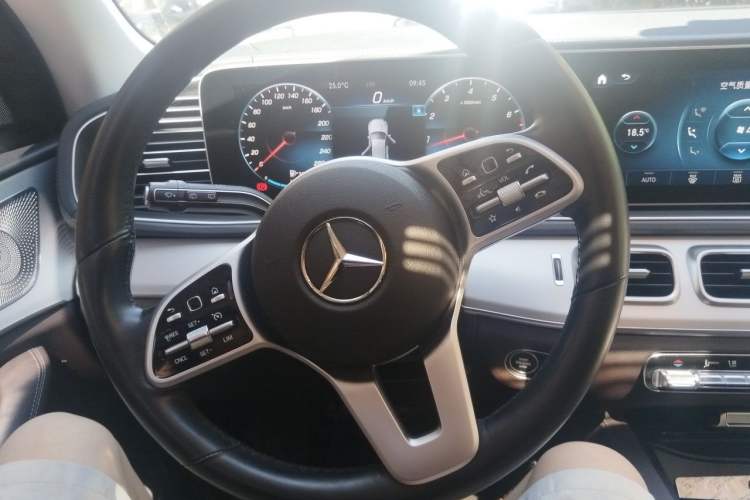 Used Mercedes-Benz GLE 2021 GLE 350 4MATIC Dynamic Edition Steering Wheel