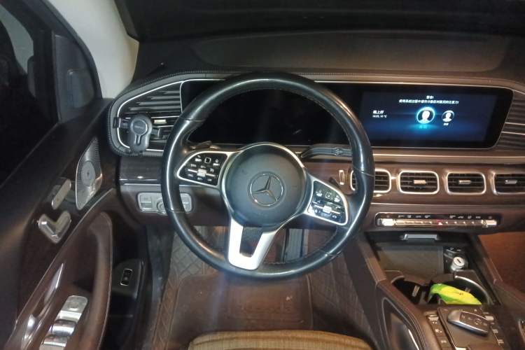 Used Mercedes-Benz GLE 2021 GLE 350 4MATIC Stylish Model Steering Wheel