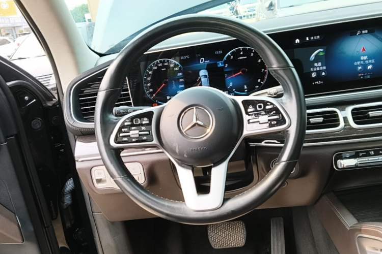 Used Mercedes-Benz GLE 2021 GLE 350 4MATIC Stylish Model Steering Wheel