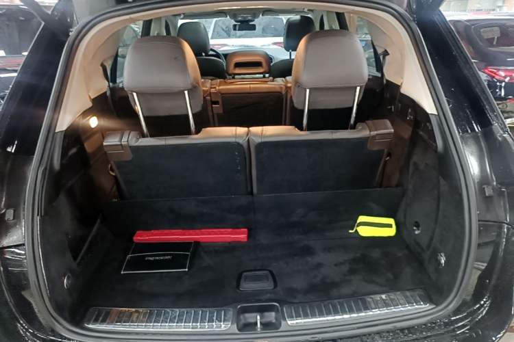 Used Mercedes-Benz GLE 2021 GLE 350 4MATIC Luxury Model Trunk